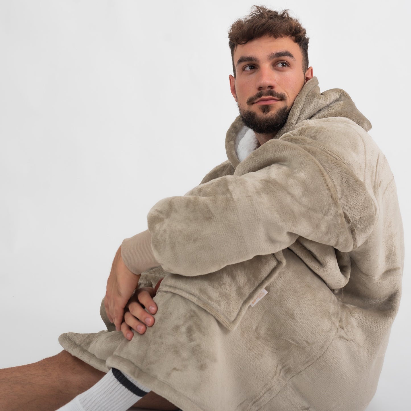 Khaki Puló