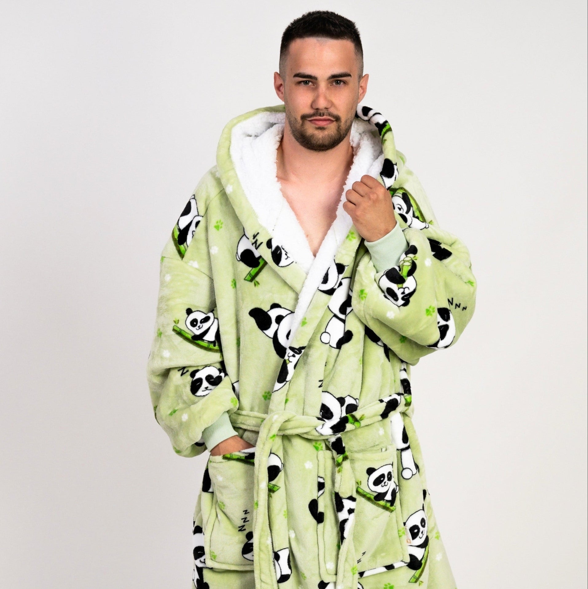 Pandás Köntös